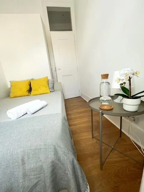 Room Lisbon Center 0*,